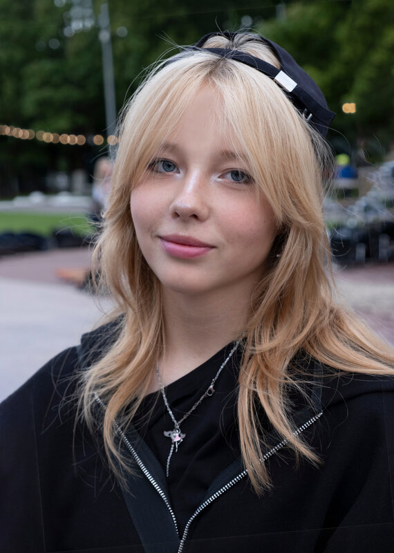 Девушка на Кургане - Евгений 