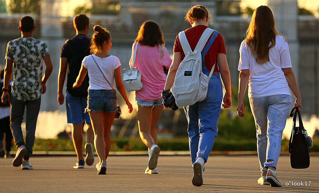 легкОЙ походкой - Олег Лукьянов