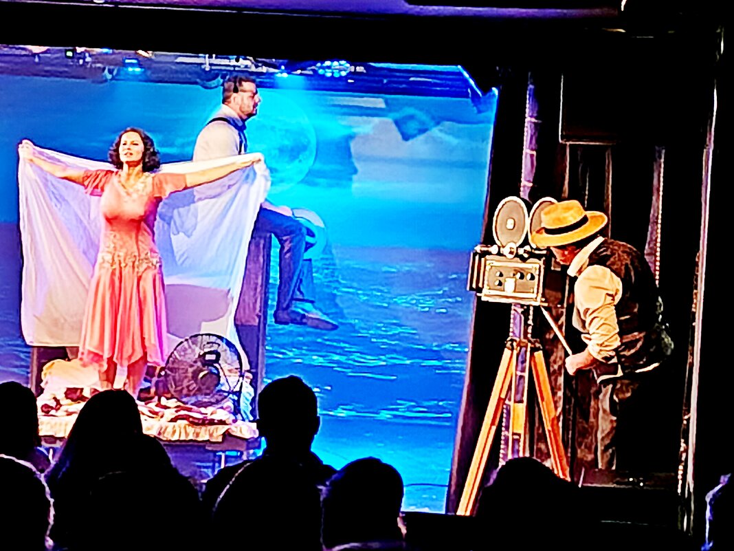 В питерском театре "Легенда" - Vladimir Semenchukov