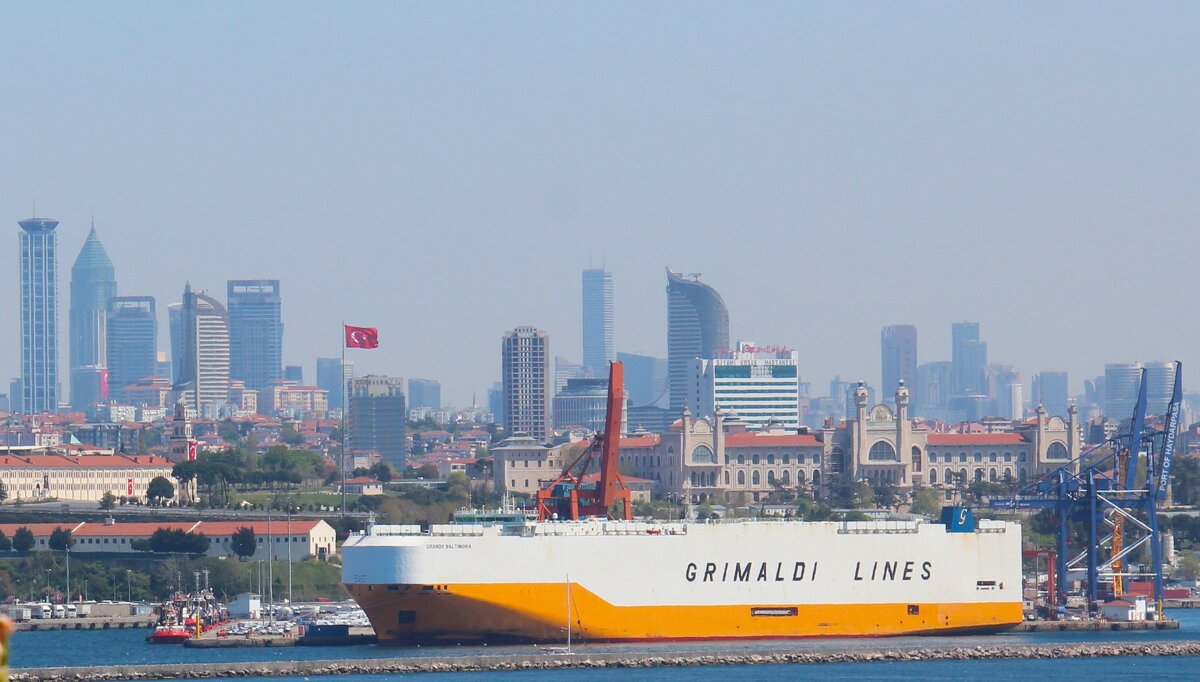 У причала - Сергей Никифоров