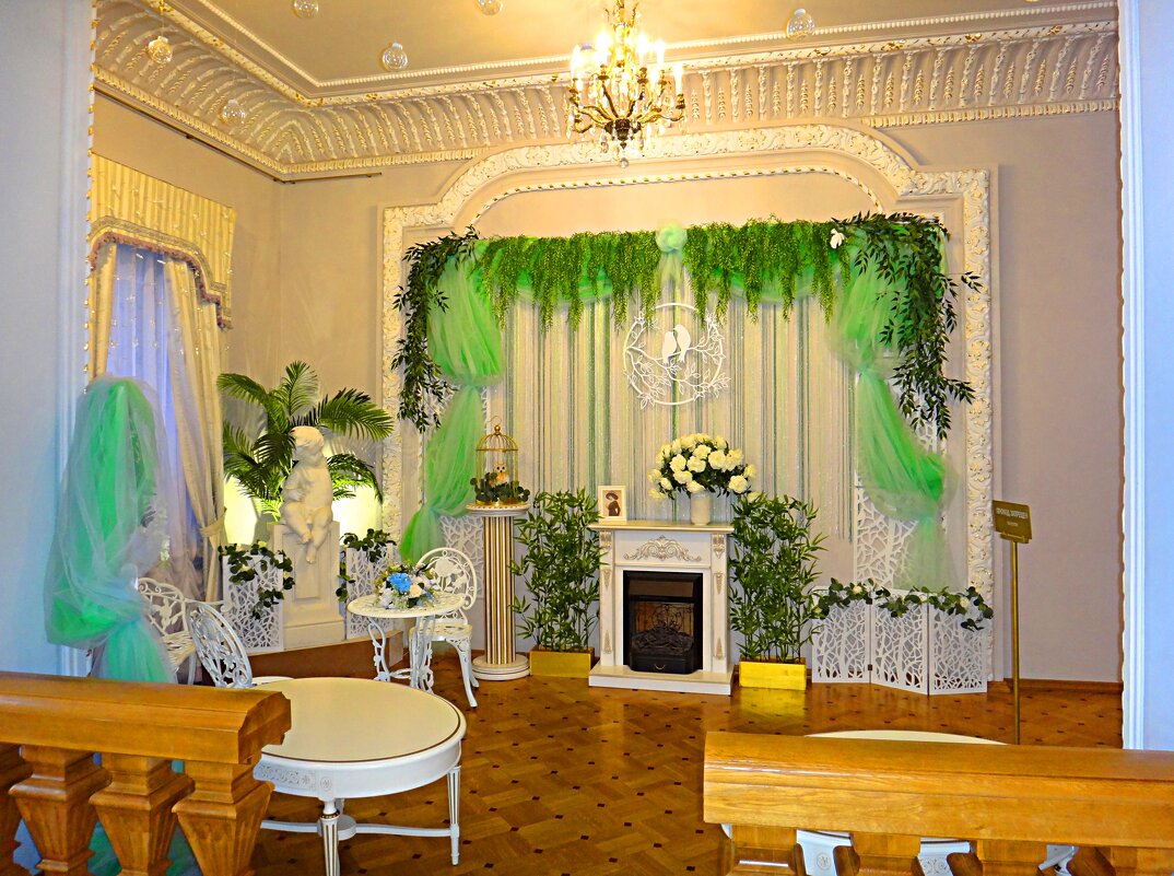 Уютный музыкальный уголок в Бальном зале. - Виктор Мухин Уютный музыкальный уголок в Бальном зале. - Виктор Мухин