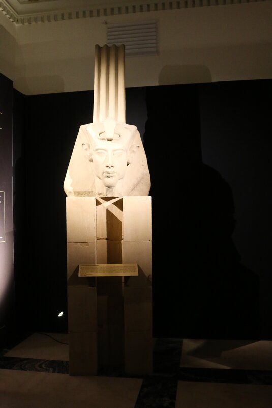 На выставке "Сокровища гробницы Тутанхамона" - Ольга 