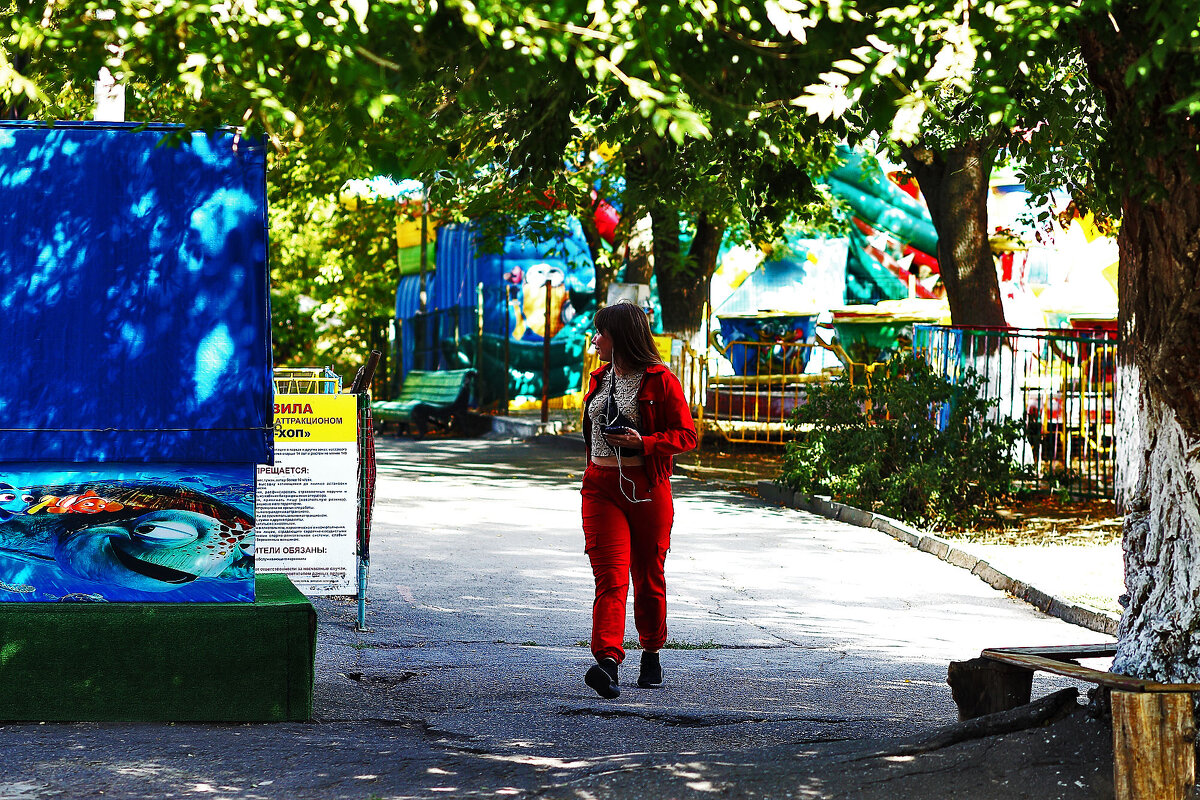 В парке - Юрий Гайворонскiий В парке - Юрий Гайворонскiий