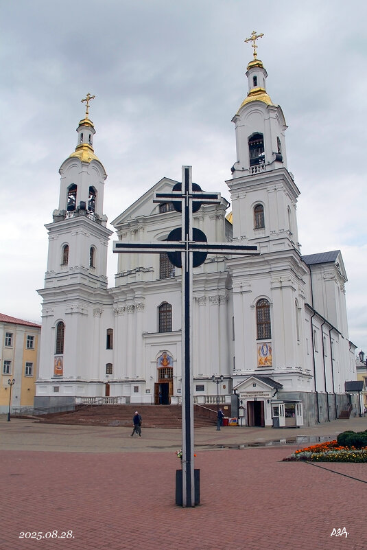 *** - Роланд Дубровский