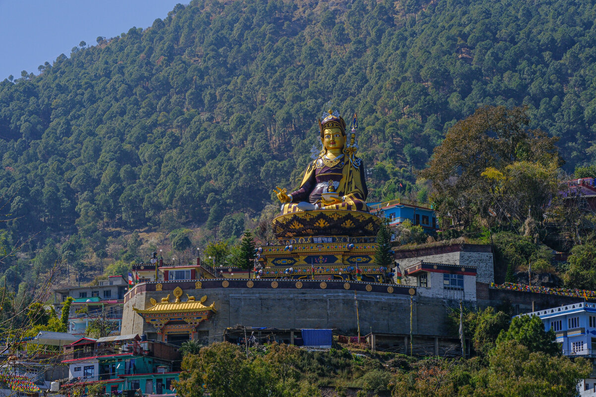 Гигантская статуя Будды - Георгий А