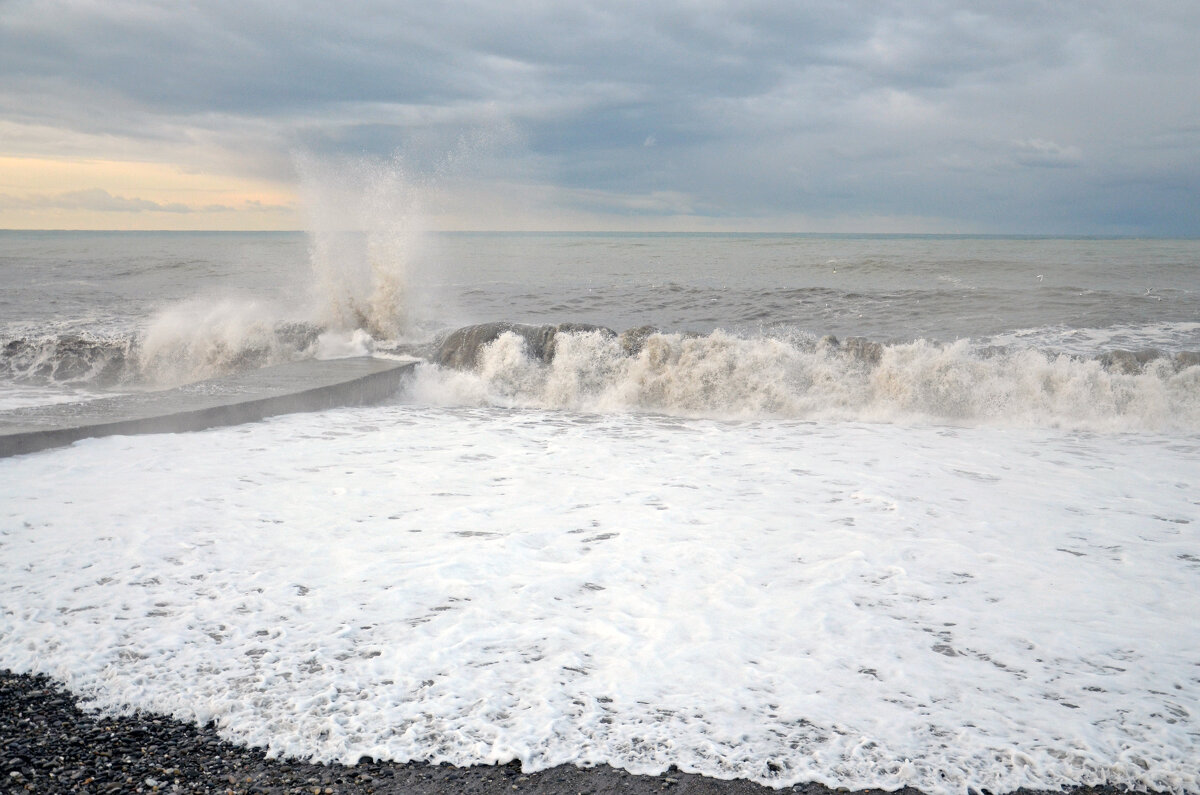 О море, море преданным скалам Ты не надолго подаришь прибой - Сергей М О море, море преданным скалам Ты не надолго подаришь прибой - Сергей М