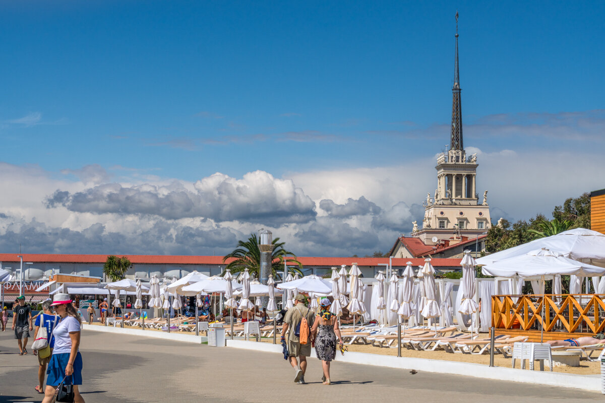 Набережная в городе Сочи - Игорь Сикорский Набережная в городе Сочи - Игорь Сикорский