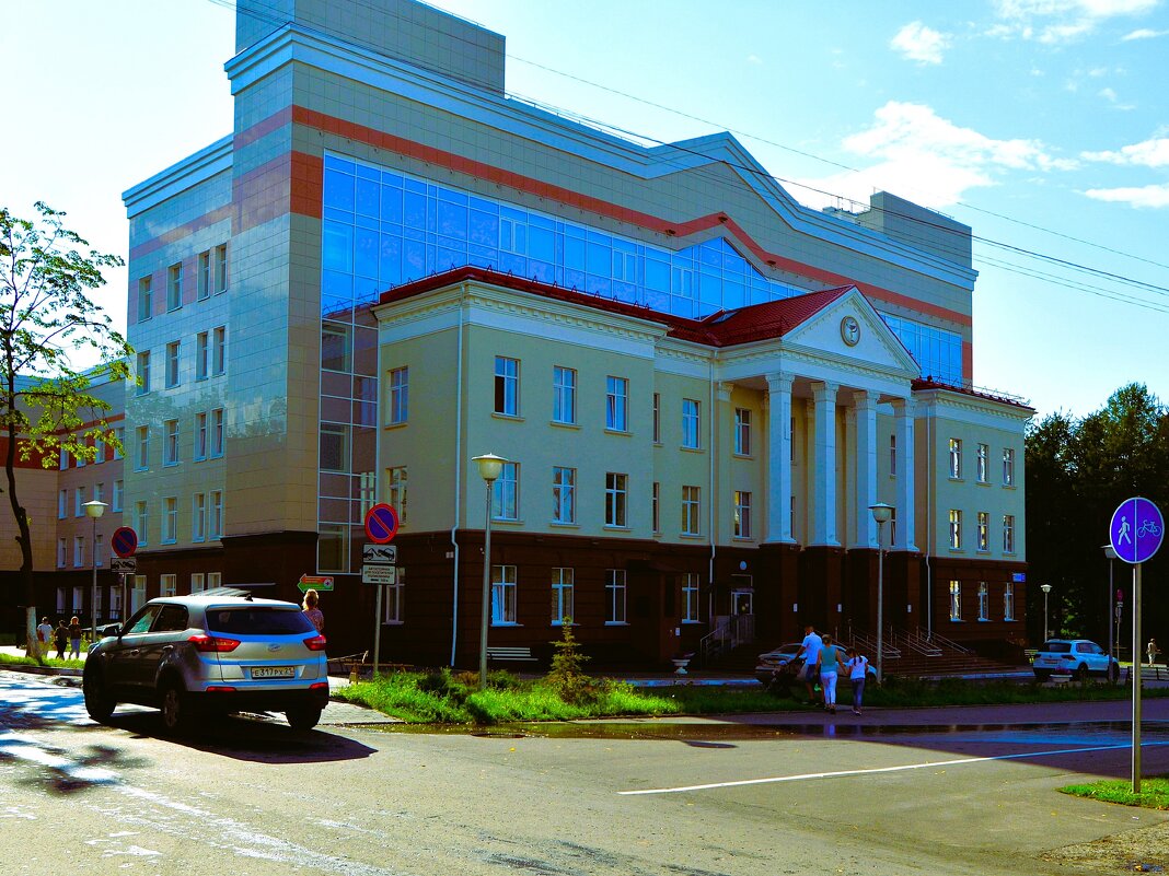 Чебоксары. Детская поликлиника №5. - Пётр Чернега Чебоксары. Детская поликлиника №5. - Пётр Чернега