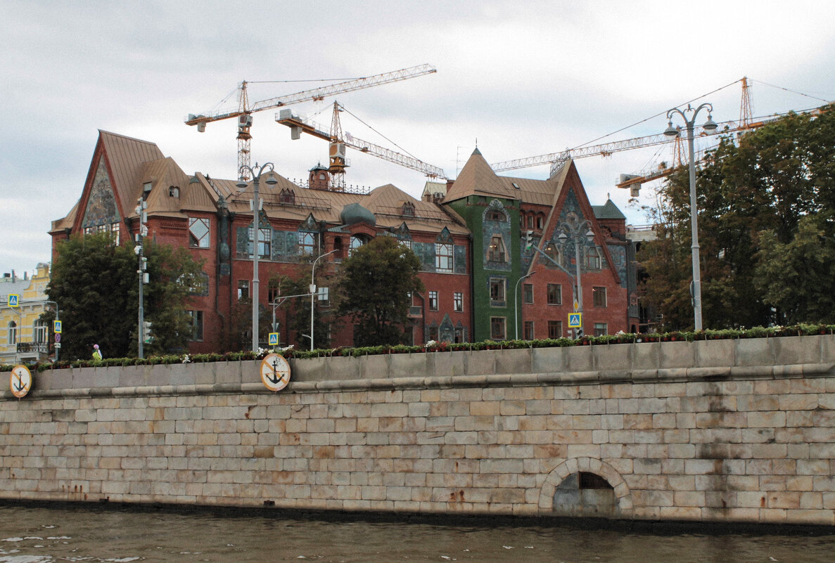 "Такая разная Москва.." - Арина Невская