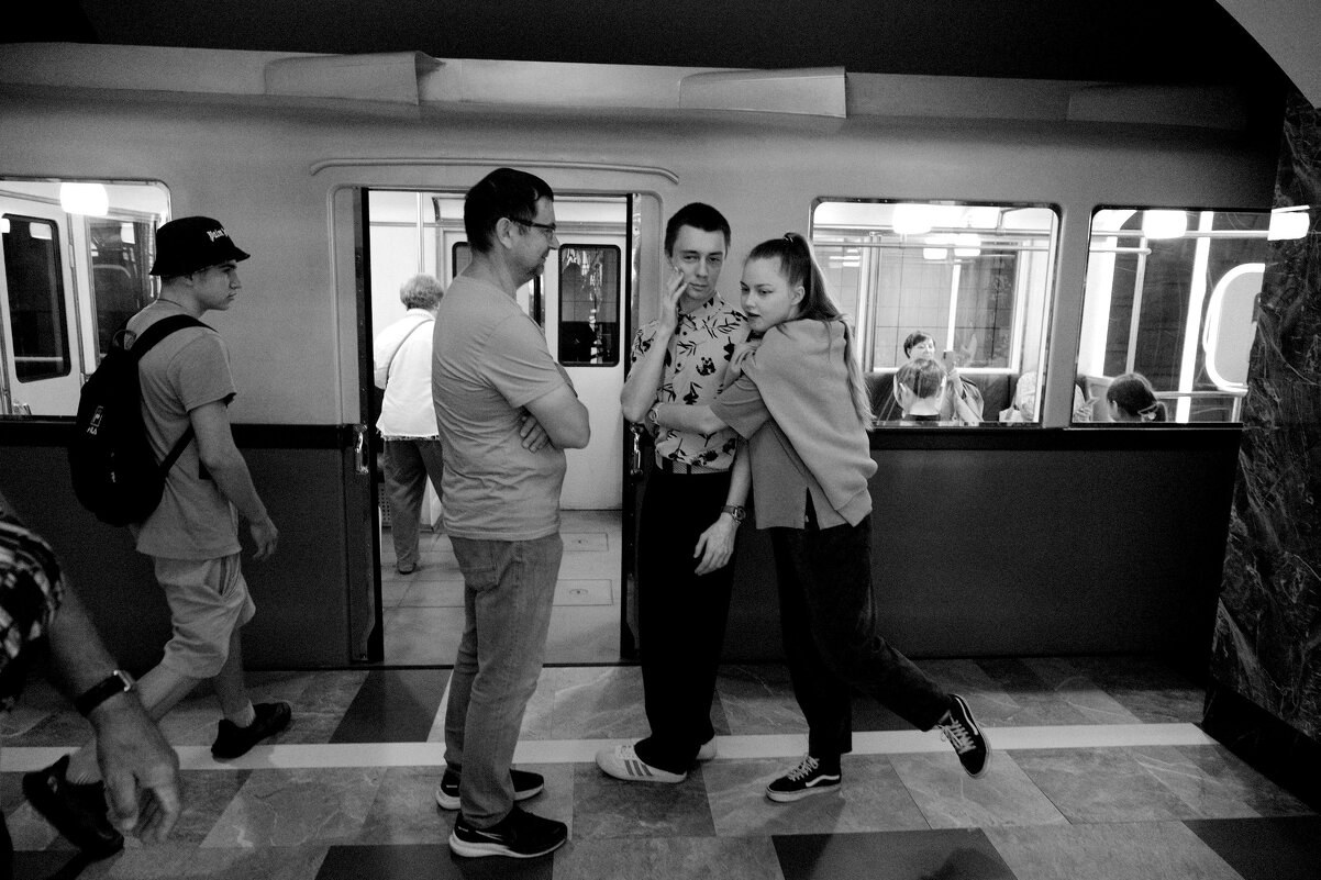 На выставке - Сергей Золотавин