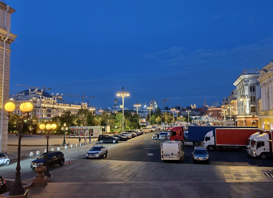 Театральная площадь - Валерий Судачок