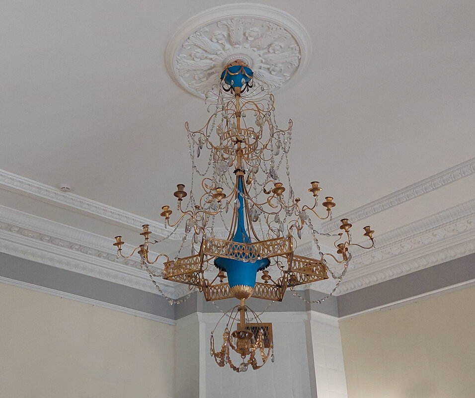 Старинная люстра большой гостиной - ИРЭН@ .