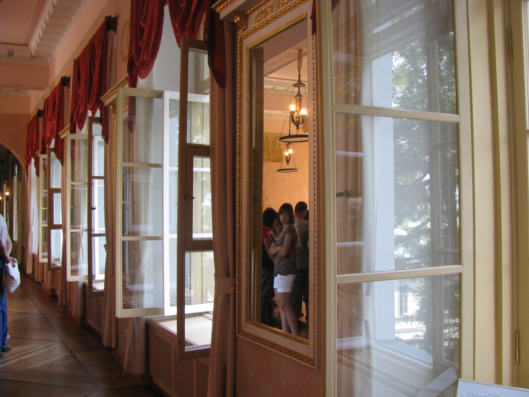 В коридорах Царскосельского лицея - Олег Зоркий