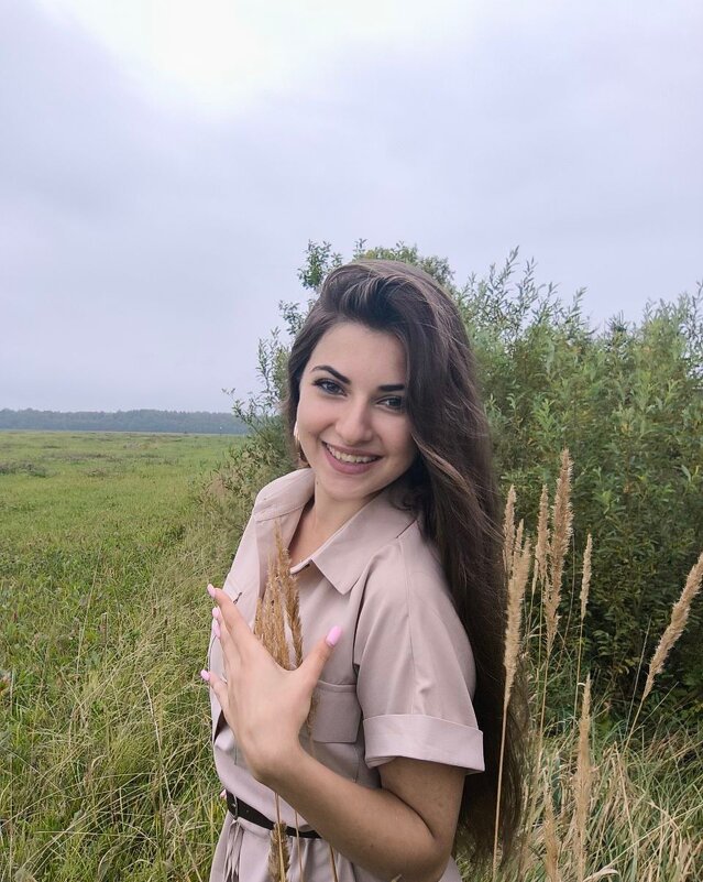 Очаровательная улыбка модели Лейлы Башиловой - Лейла Башилова