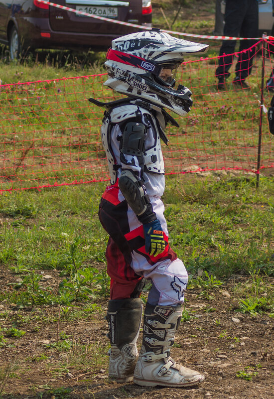 Юный мотогонщик. - Владимир 