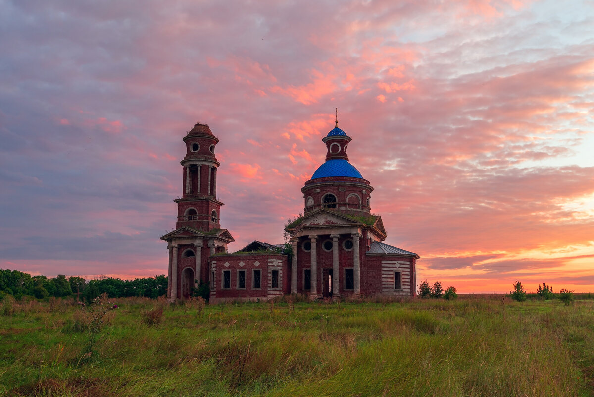 *** - Виталий Емельянов