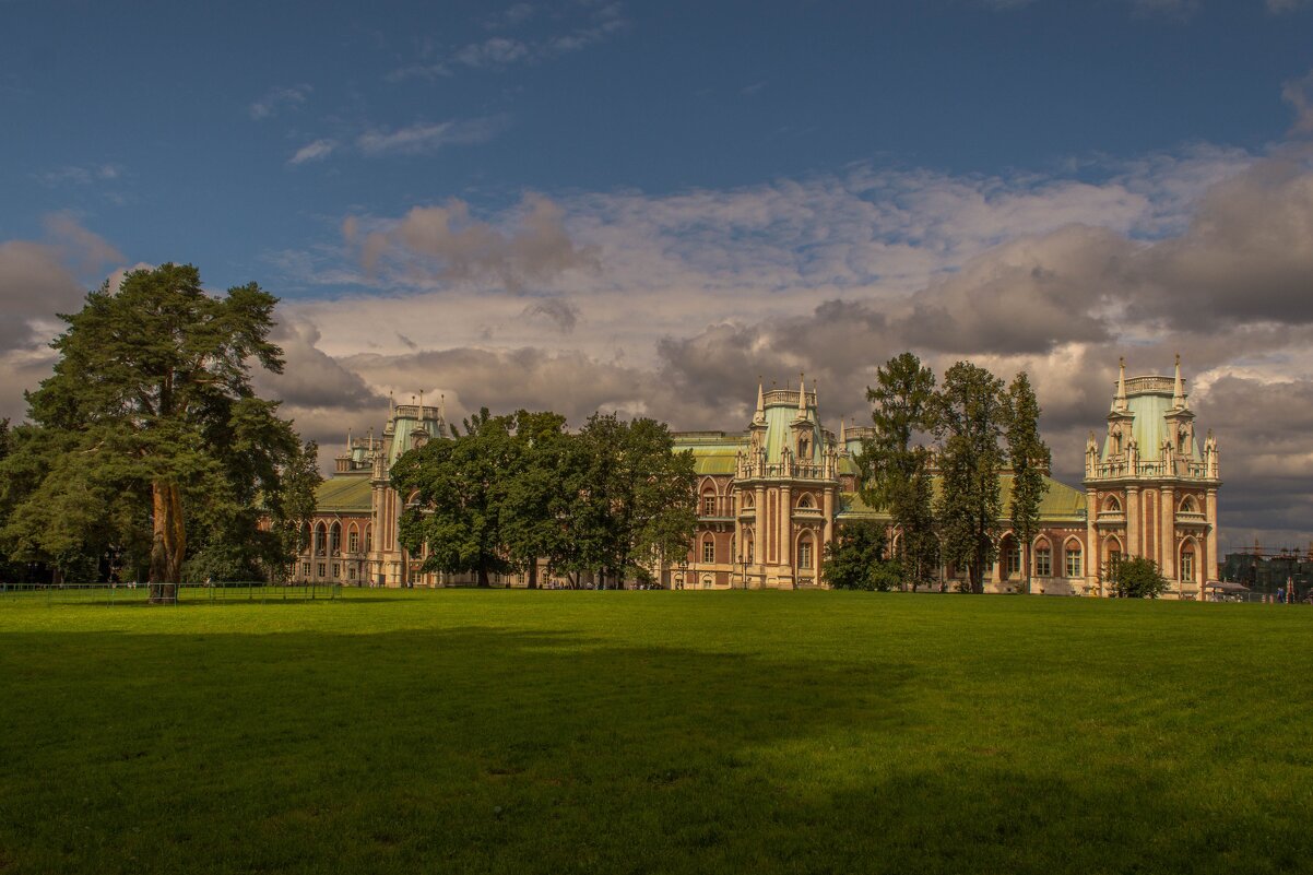 Дворец в Царицыно - Владимир Жуков