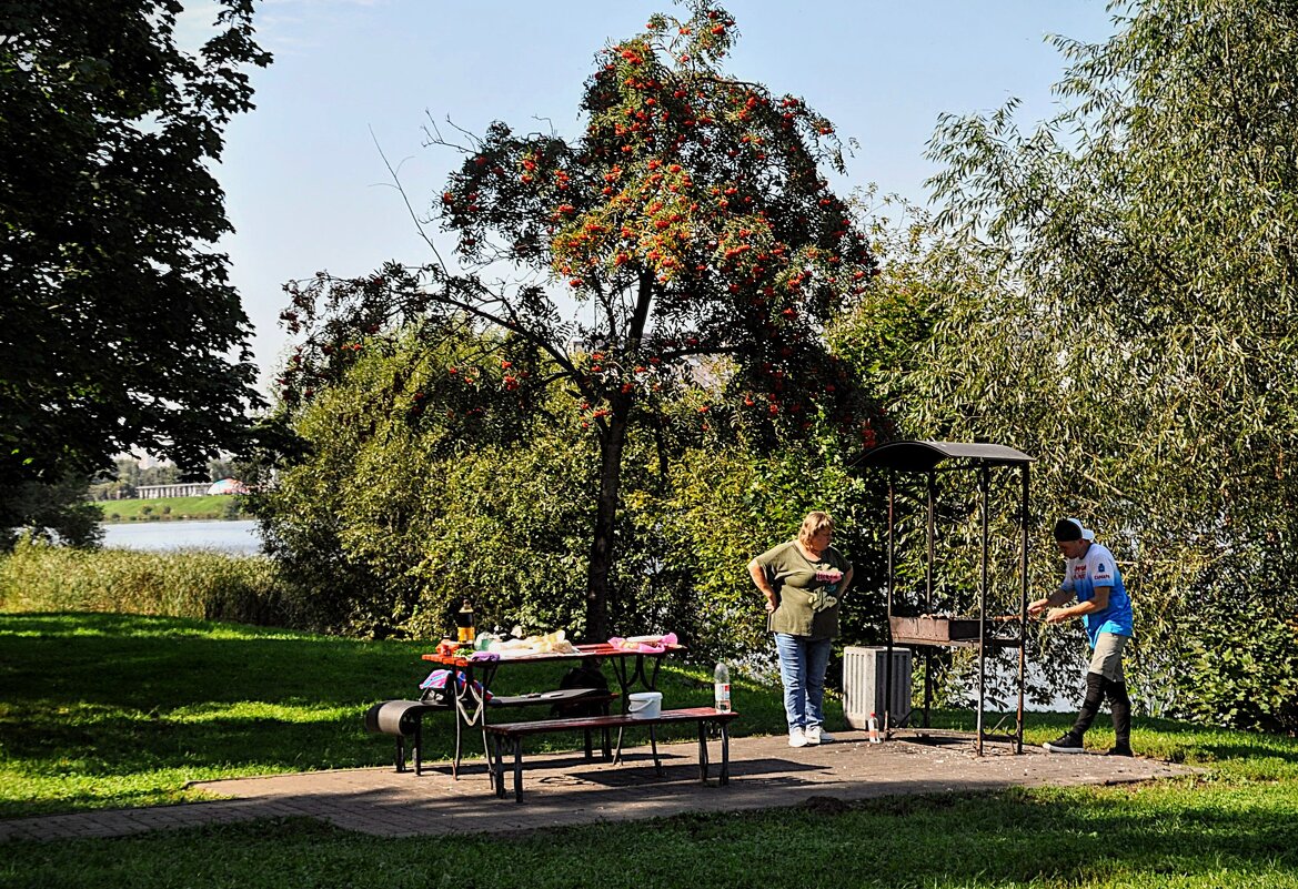 Шашлык под рябиной ! ) - Анатолий Колосов Шашлык под рябиной ! ) - Анатолий Колосов