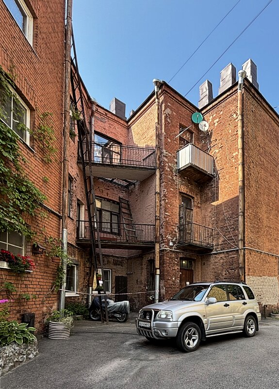 Дворик - Мария - Maria