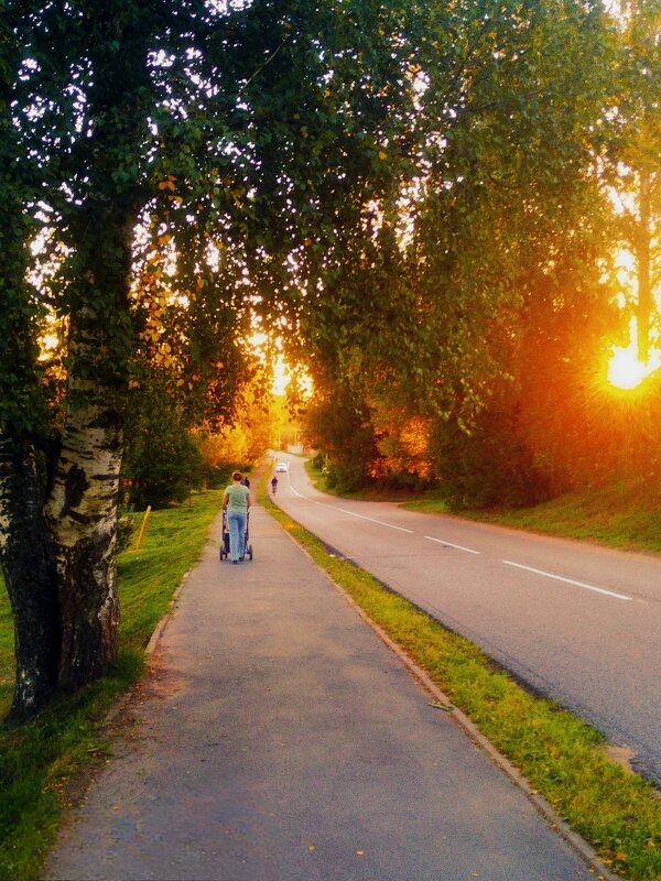 Вечерняя улица города - Сергей Кочнев