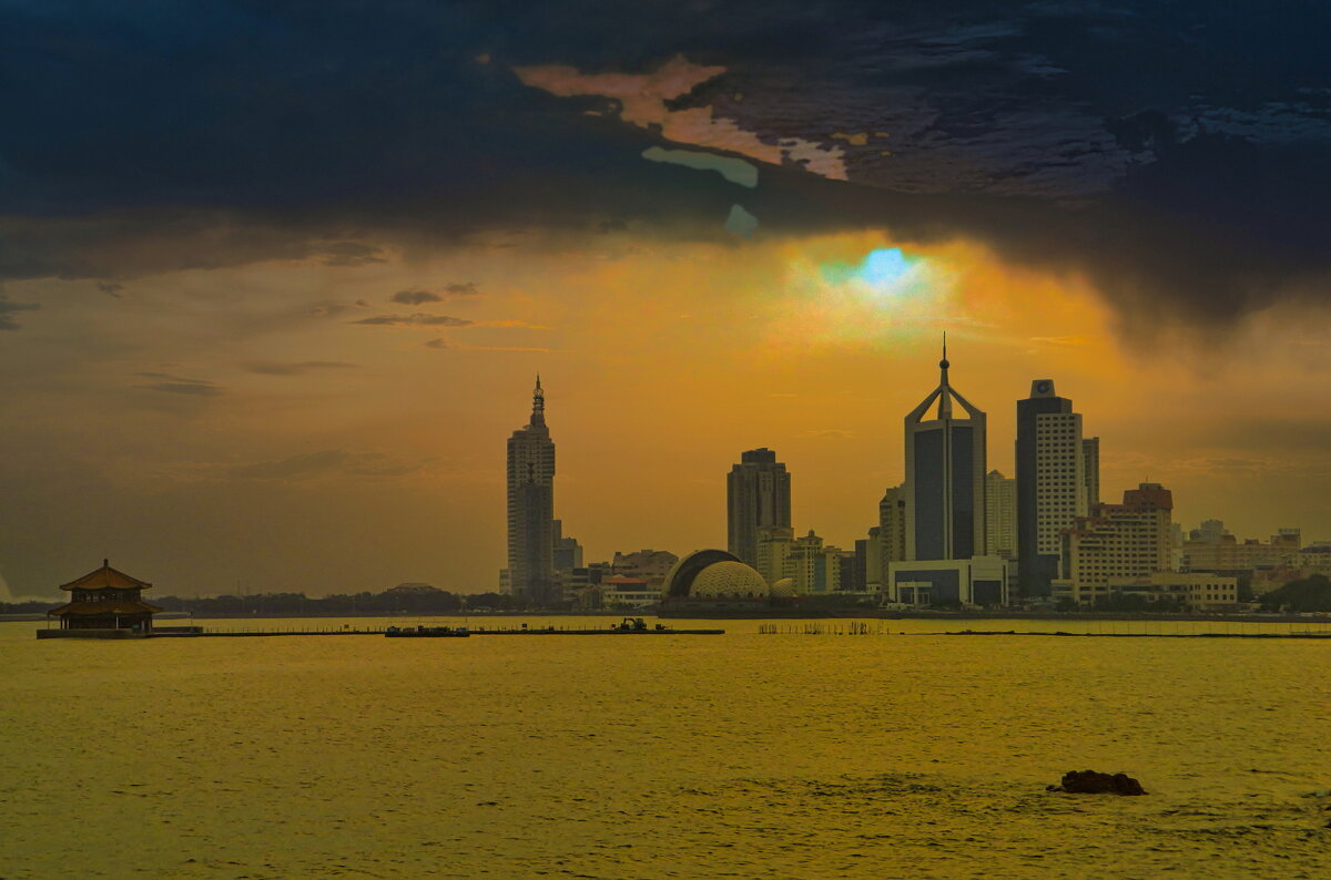 За несколько минут до тайфуна - Андрей K.