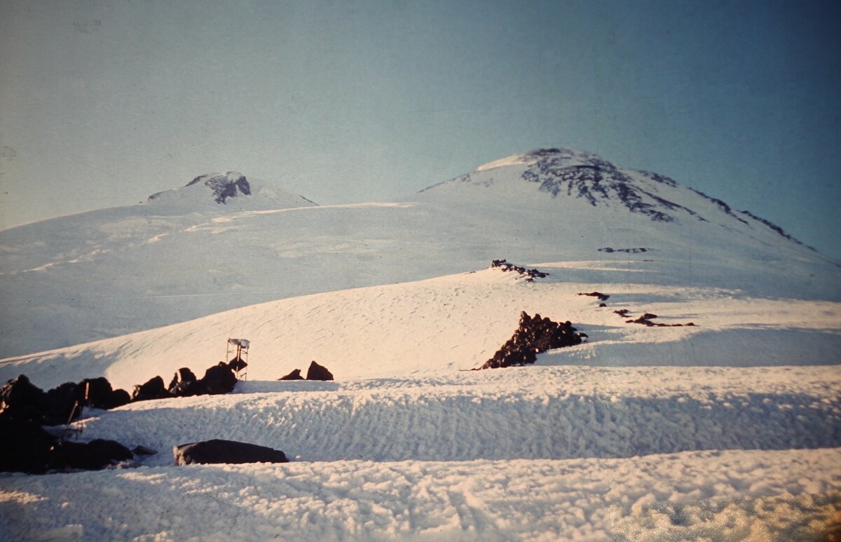 До вершины Эльбруса осталось 7км - Gen Vel