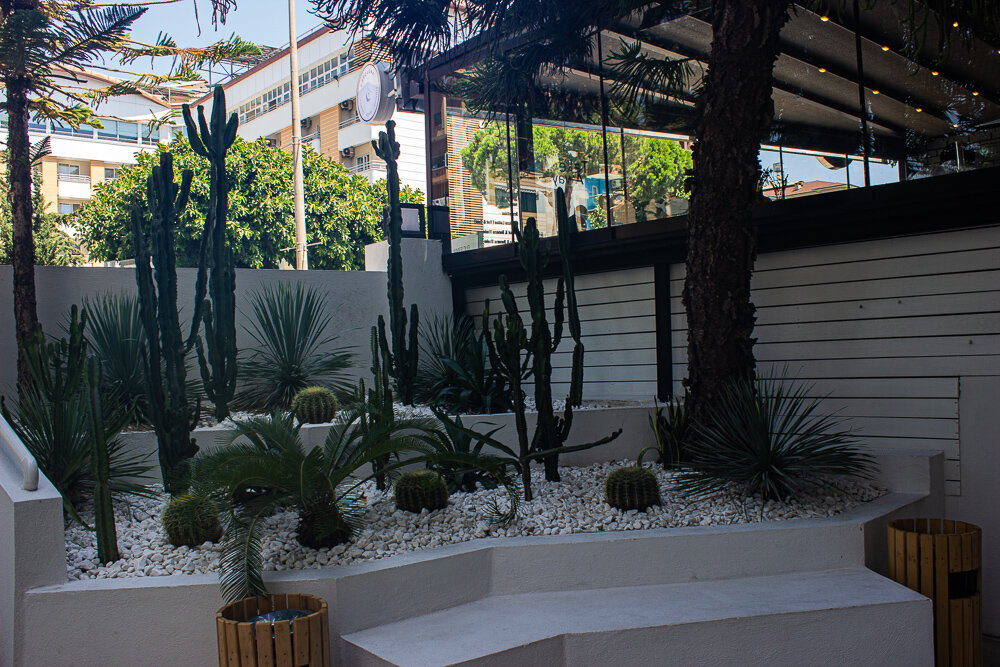 Во дворе отеля - Светлана SvetNika17