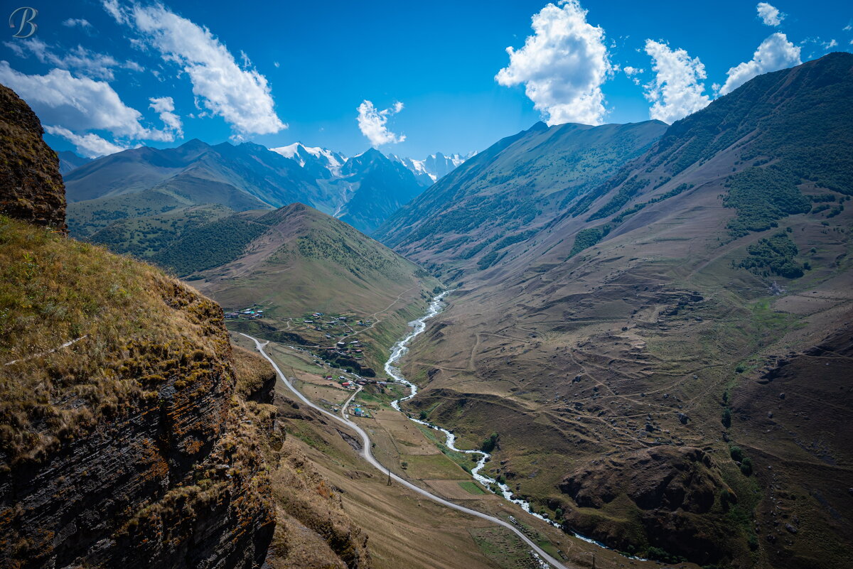 Над обрывом. - Валерий 