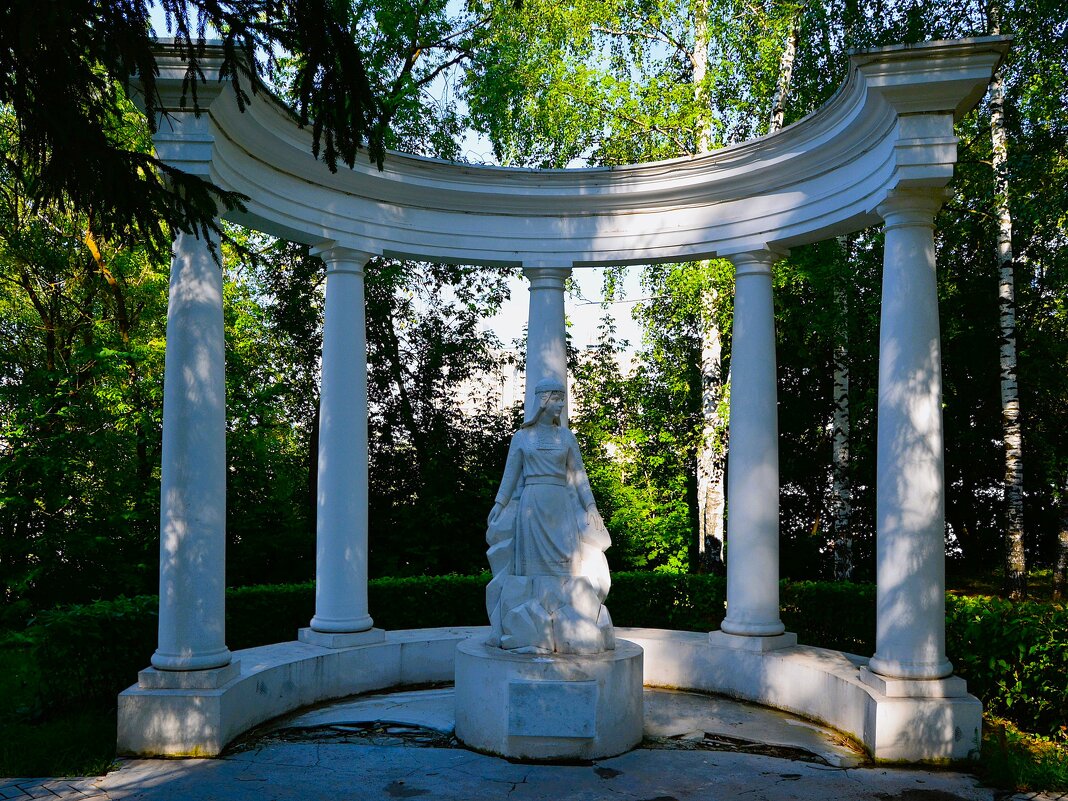 Чебоксары. Скульптура "Ылттансус" (Златовласка) - Пётр Чернега Чебоксары. Скульптура "Ылттансус" (Златовласка) - Пётр Чернега