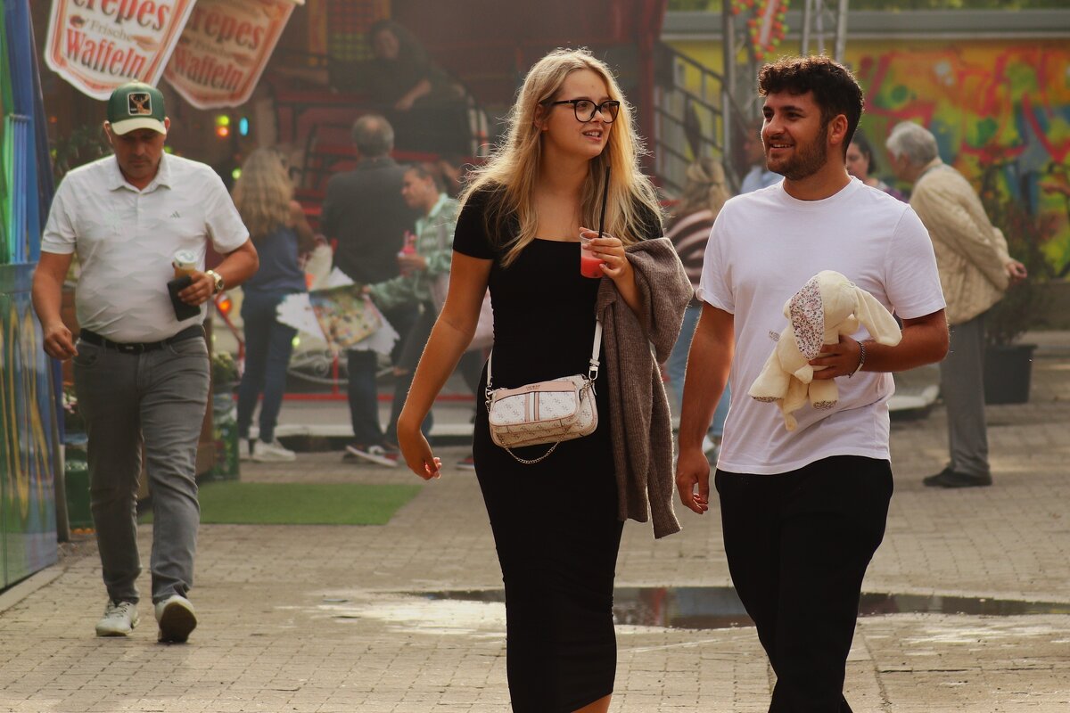 Прогулка в день хороший - Юрий. Шмаков Прогулка в день хороший - Юрий. Шмаков