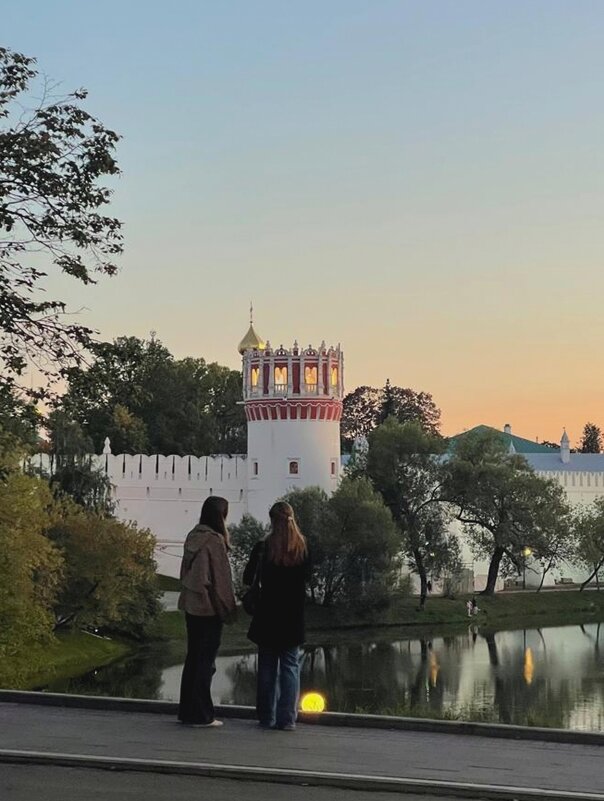 Вечер и отражение луны - Любимова Ольга Вечер и отражение луны - Любимова Ольга