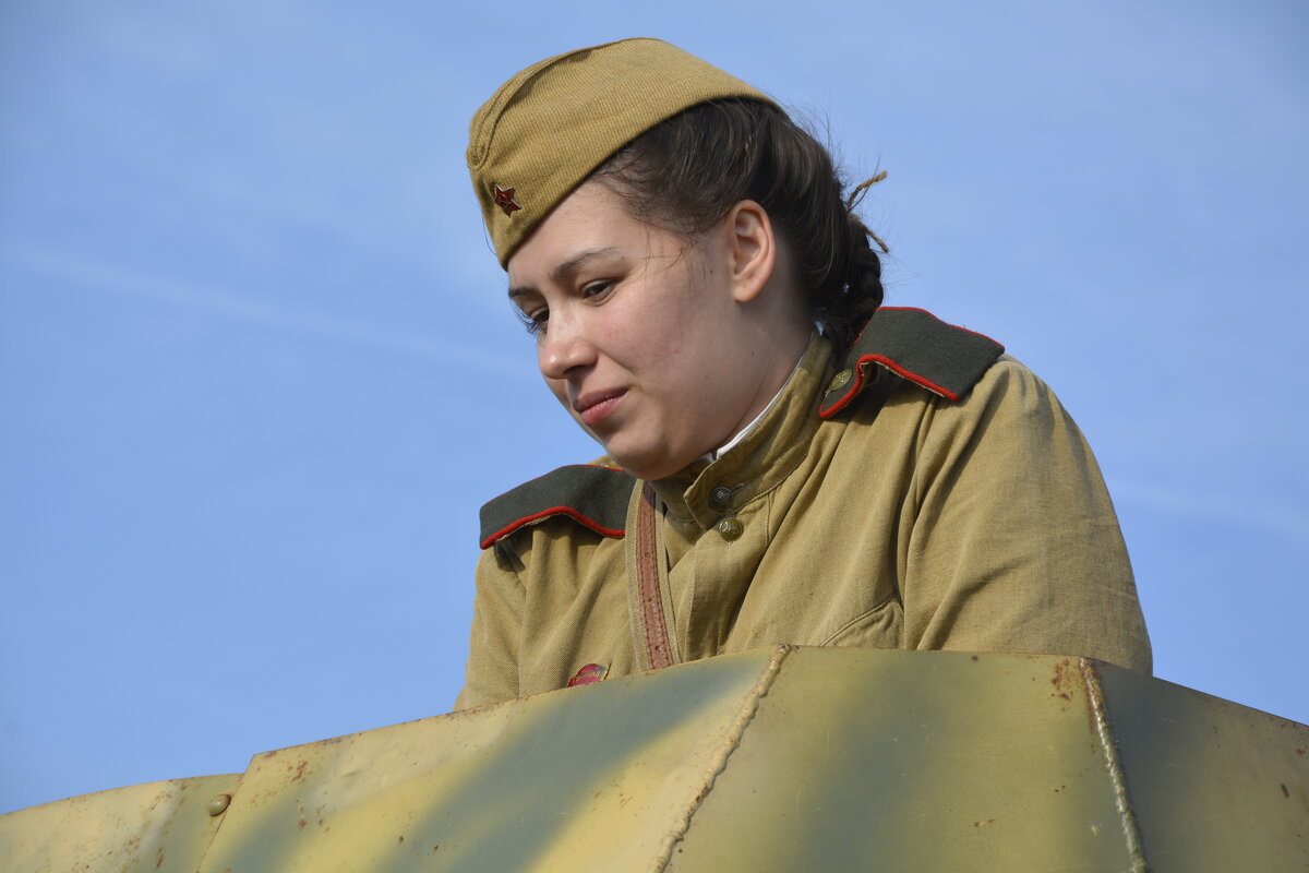 Девушка в военной форме... - Дмитрий Петренко