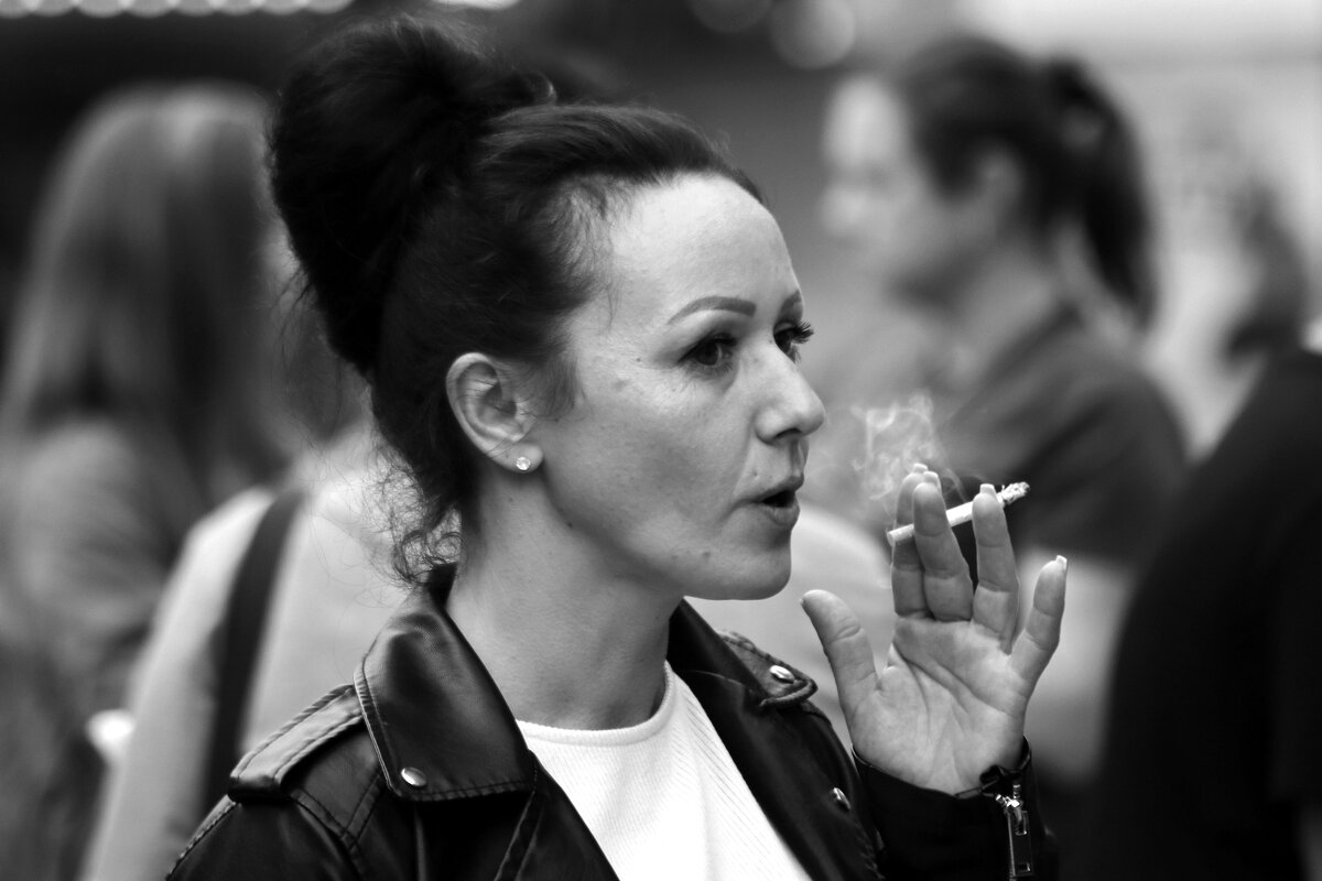 Снова стою одна, Снова курю, мама, снова. - Юрий. Шмаков