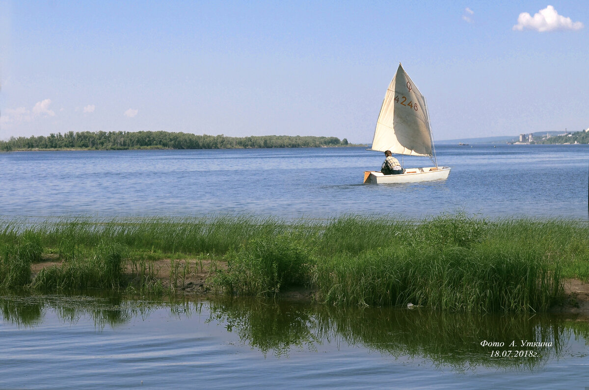 Парус на Волге. - Анатолий Уткин Парус на Волге. - Анатолий Уткин