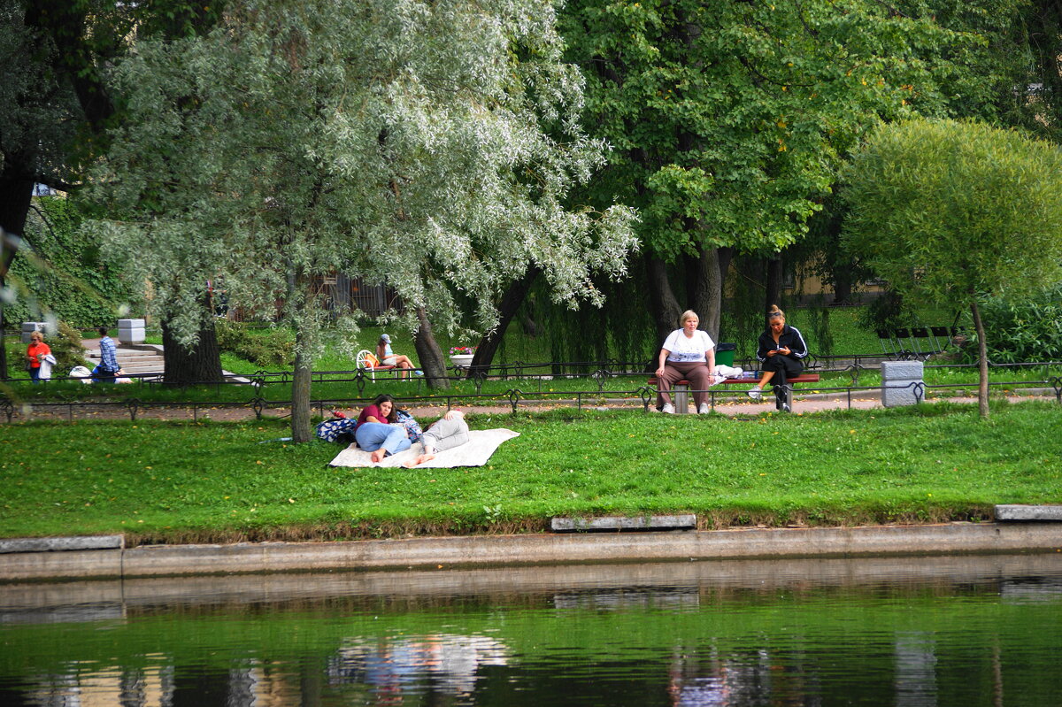 Начало осени. Юсуповский сад. - Виктор Никитенко
