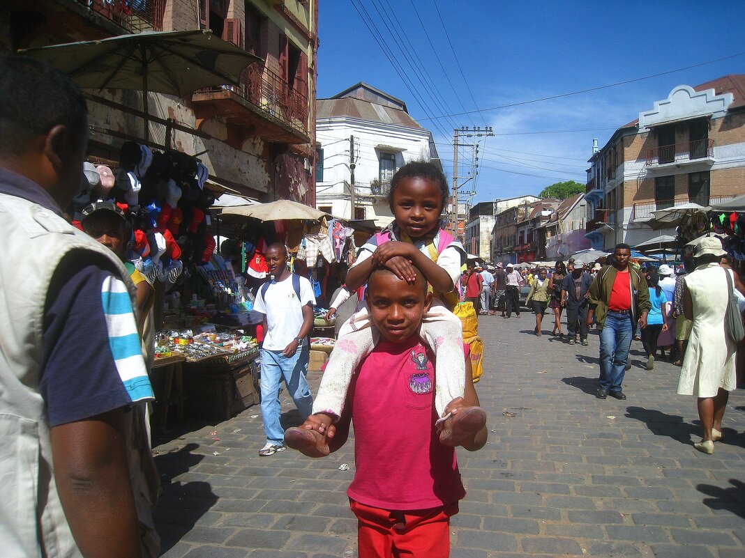 Мадагаскарские детишки. - unix (Илья Утропов)