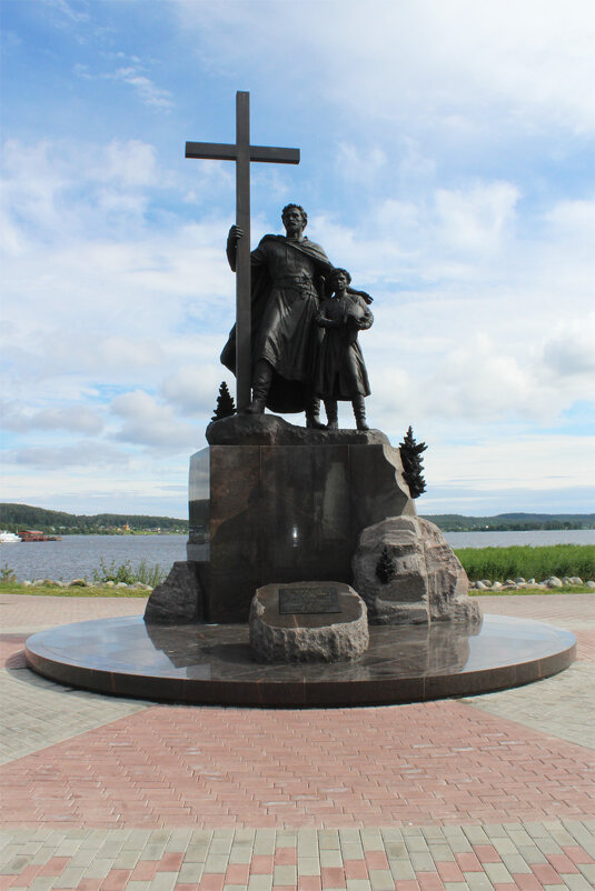 памятник Ярославу Всеволодовичу и сыну его Александру Невскому - Любовь ***