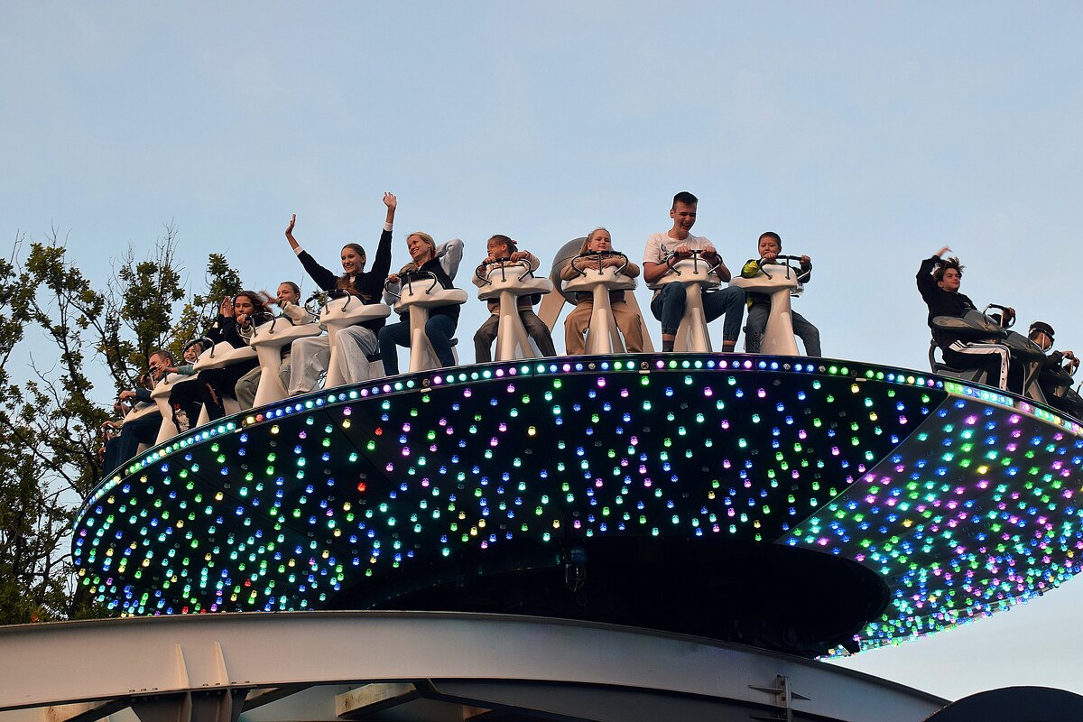 Любители экстрима на высоте в День города. - Татьяна Помогалова