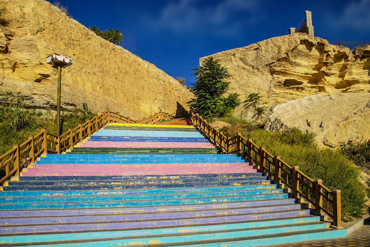 Лестница - Анатолий Чикчирный