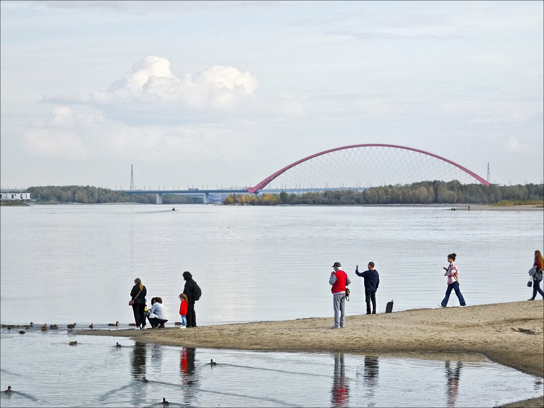 На фоне моста... - Валентина *