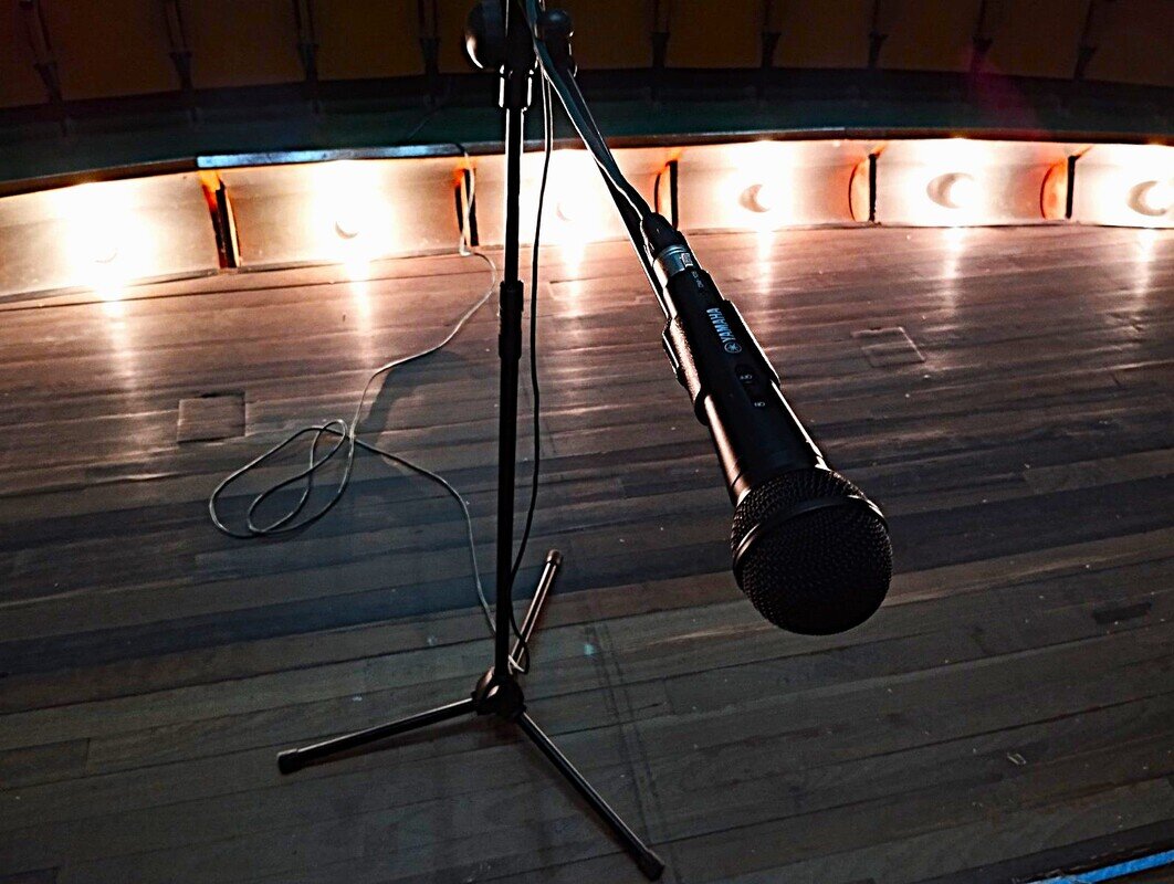 Сцена ждет - Александр Чашин