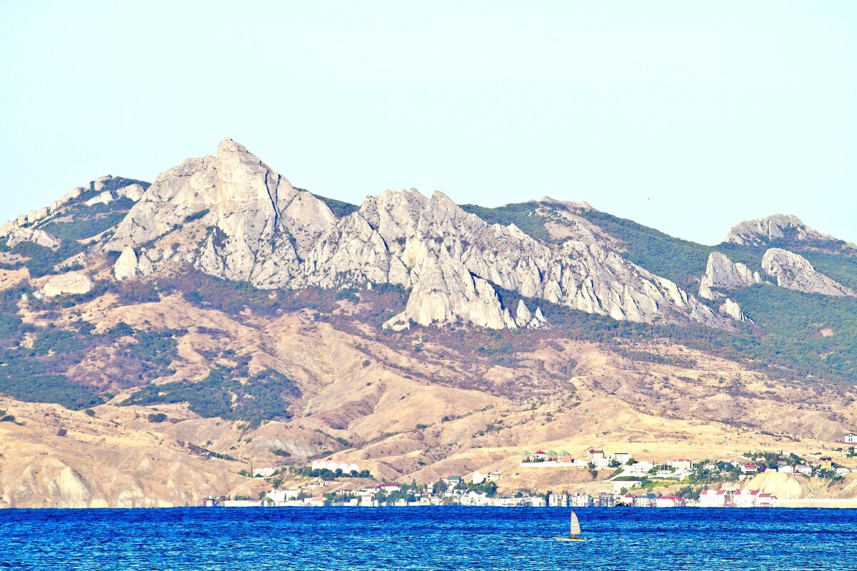 Край голубых холмов - Геннадий Валеев