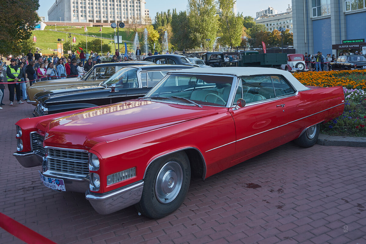 Cadillac DeVille - Олег Манаенков Cadillac DeVille - Олег Манаенков