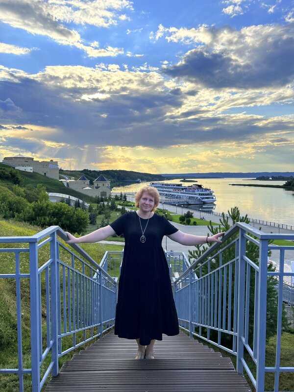 А по Волге вверх теплоход... - Марина Валиуллина