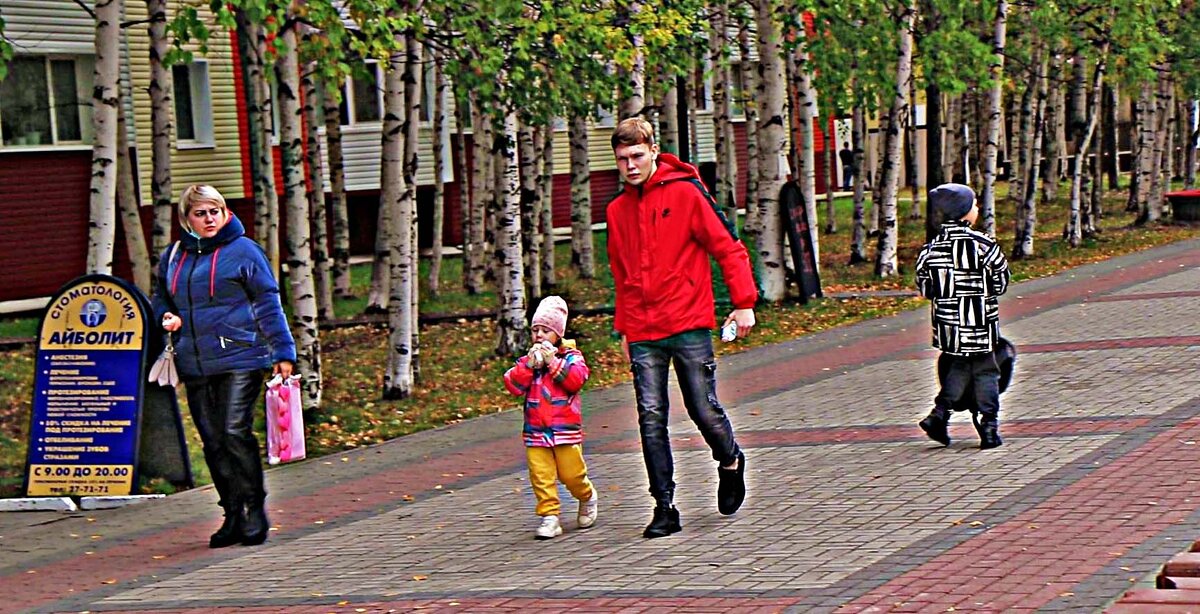 Август.....Молодой папа с дочкой! - Владимир 