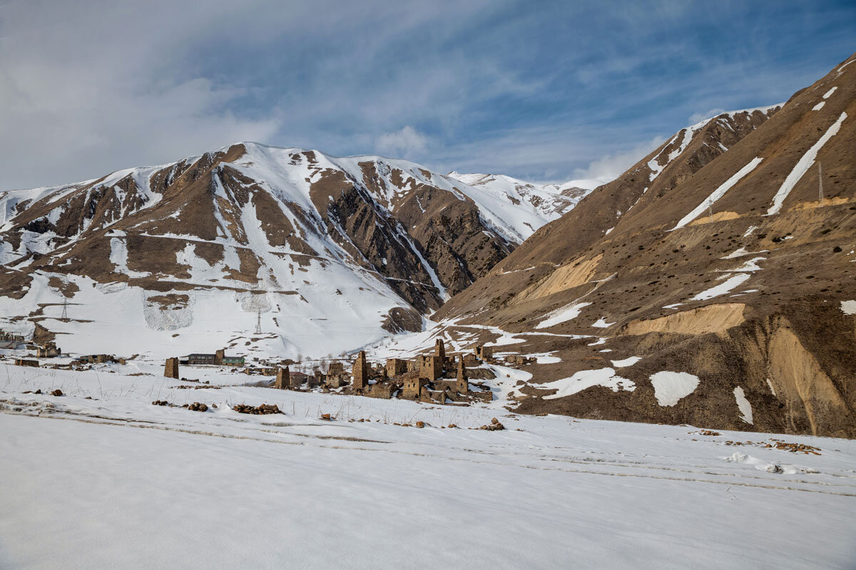 Город-лабирит Лисри в Мамисонском ущелье.  Северная Осетия Алания. - Дина Евсеева