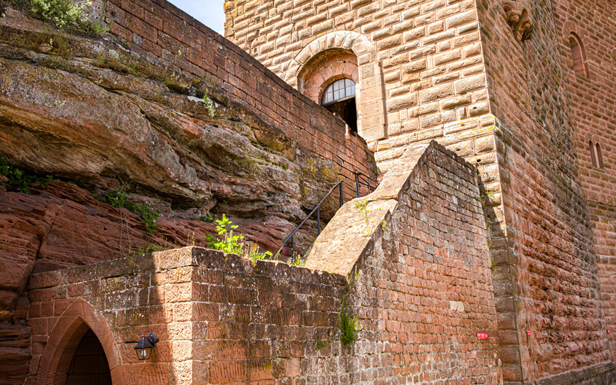 Замок Трифельс. - Lucy Schneider 