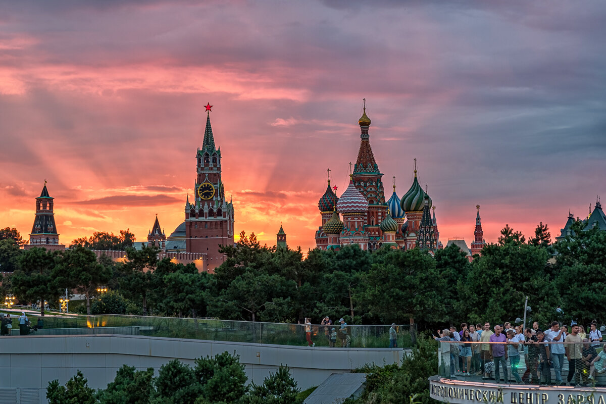 В парке "Зарядье" - Сергей Шатохин 