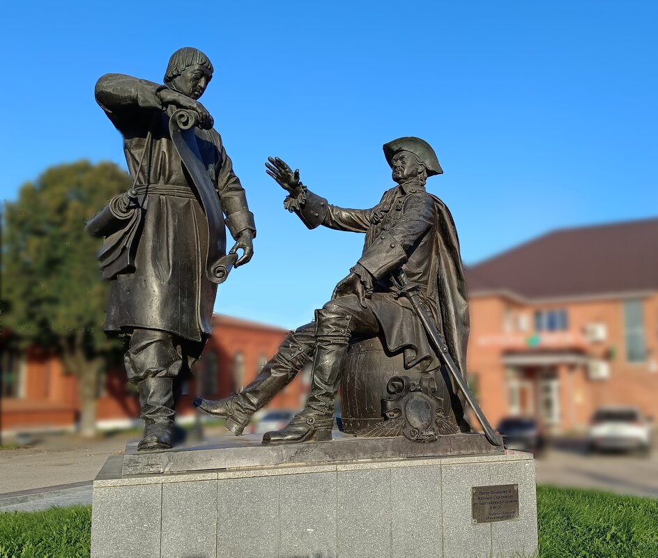 Памятник на Привокзальной площади - Мария Васильева