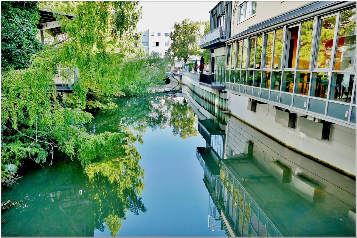 КАФЕ У РЕКИ... - Elvira E. 